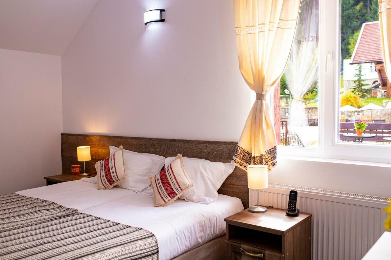 Hotel Floare De Colt Manastirea Humorului Ngoại thất bức ảnh