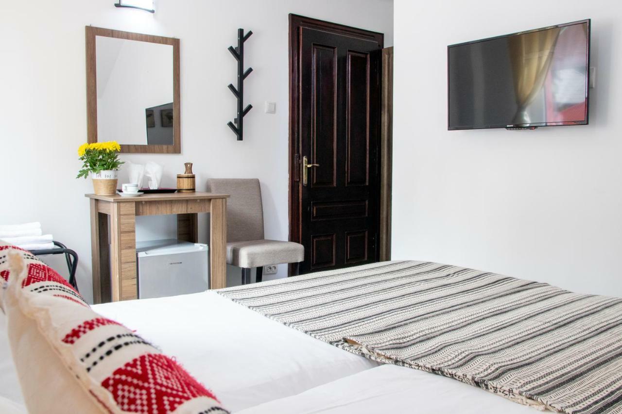 Hotel Floare De Colt Manastirea Humorului Ngoại thất bức ảnh