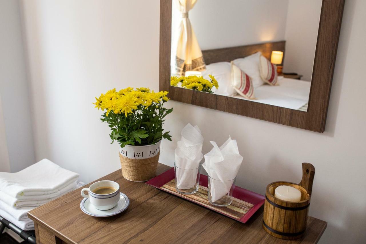 Hotel Floare De Colt Manastirea Humorului Ngoại thất bức ảnh