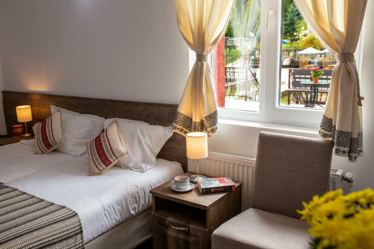 Hotel Floare De Colt Manastirea Humorului Ngoại thất bức ảnh